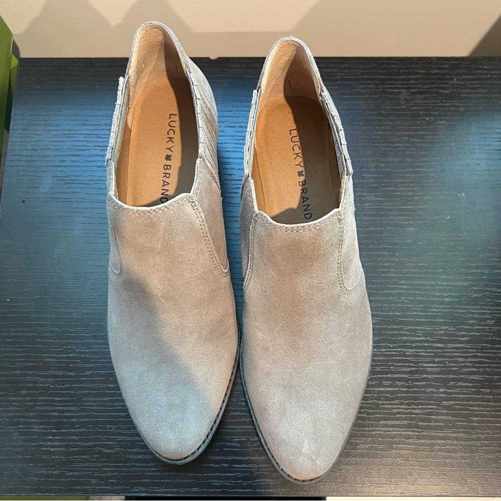 Lucky Brand Taupe Folley Suede Booties Size 8.5 - Picture 3 of 4